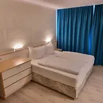 B99 מלון 3*