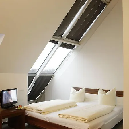 B99 Otel